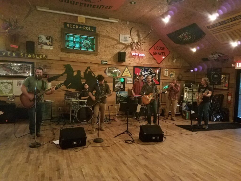 a band playing in the bar